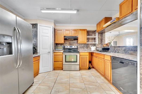Interior, Kitchen, Stainless Steel Appliances