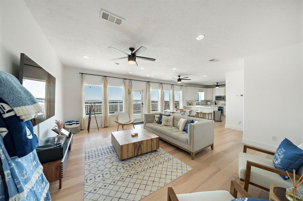 Interior, Kitchen, Living room, Recessed Lighting, Wood Texture Flooring