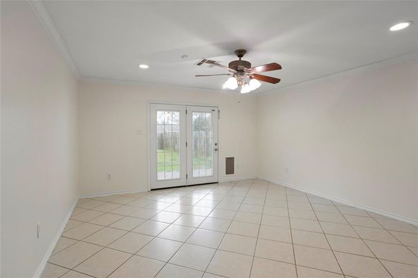 Empty room, Interior, Recessed Lighting