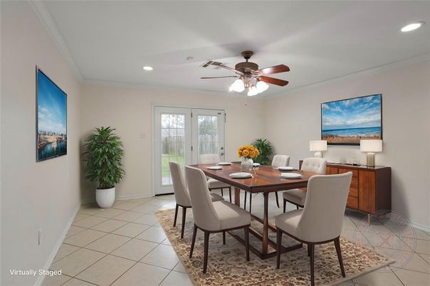 Dining room, Interior, Recessed Lighting