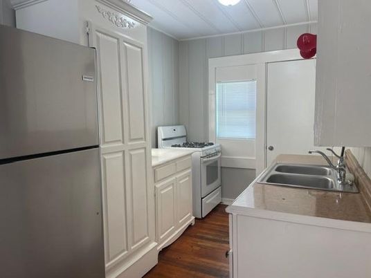 Interior, Kitchen, Wood Texture Flooring