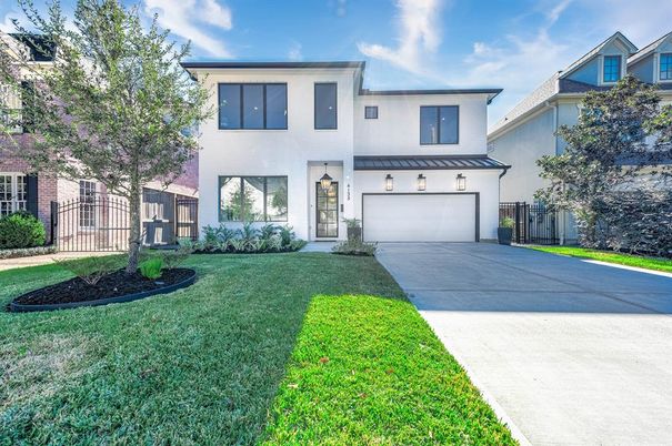 Attached, Backyard, Exterior, Facade, Modern