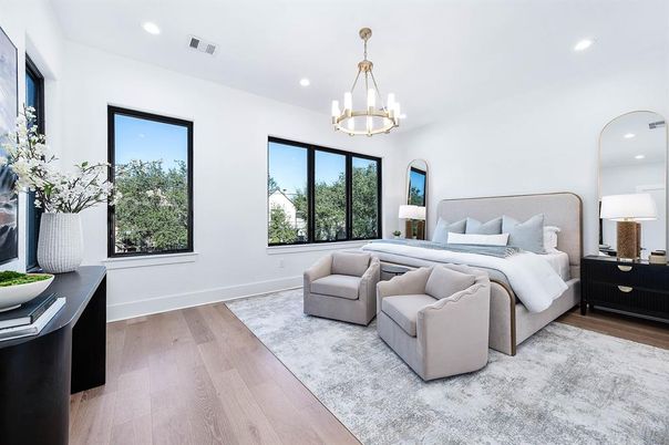 Bedroom, Chandelier, Interior, Pendant Lights, Recessed Lighting, Wood Texture Flooring