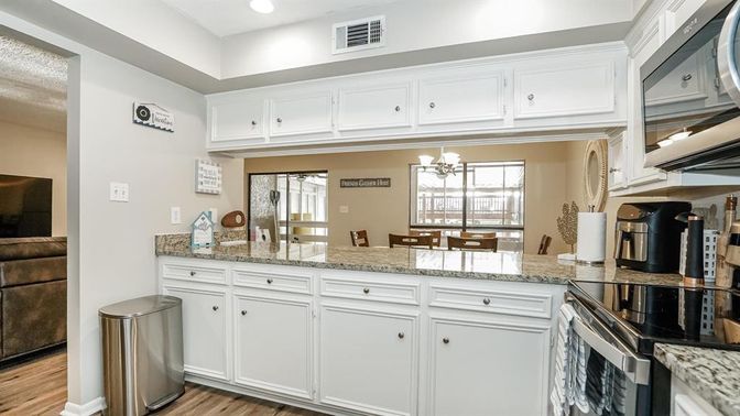 Chandelier, Dining room, Interior, Kitchen, Recessed Lighting, Wood Texture Flooring