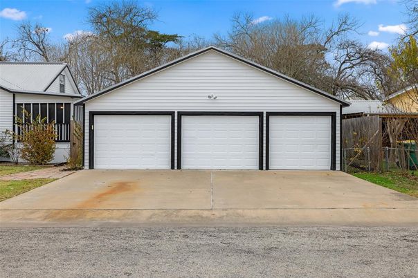 Detached Garage, Exterior