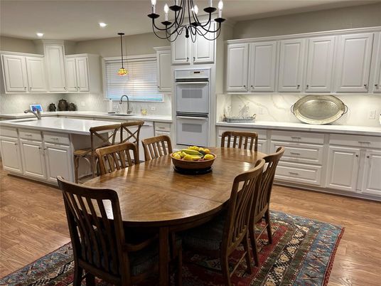 Chandelier, Dining room, Interior, Kitchen, Pendant Lights, Recessed Lighting, Wood Texture Flooring