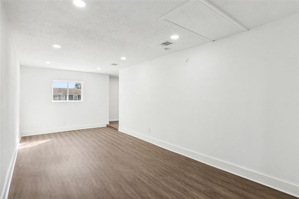 Empty room, Interior, Recessed Lighting, Wood Texture Flooring