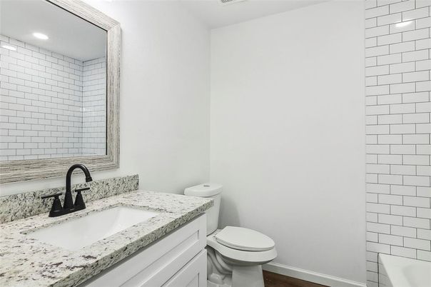 Bathroom, Interior, Recessed Lighting, Wood Texture Flooring