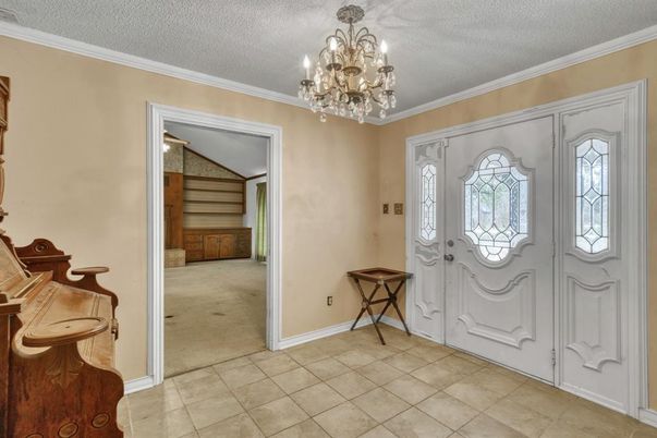 Chandelier, Interior