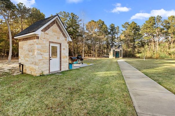 Backyard, Exterior