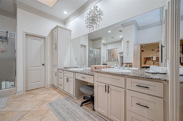 Bathroom, Dual Sink Vanities, Interior, Recessed Lighting