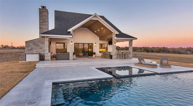 Backyard, Exterior, Pool
