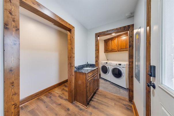 Interior, Washer, Wood Texture Flooring