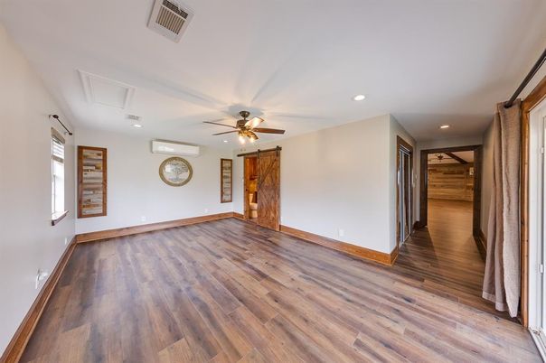 Empty room, Interior, Recessed Lighting, Wood Texture Flooring