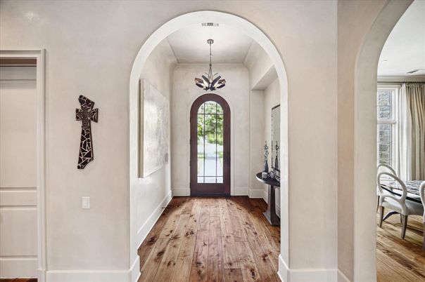 Interior, Pendant Lights, Wood Texture Flooring