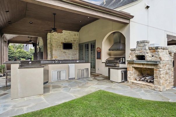 Exterior, Fireplace
