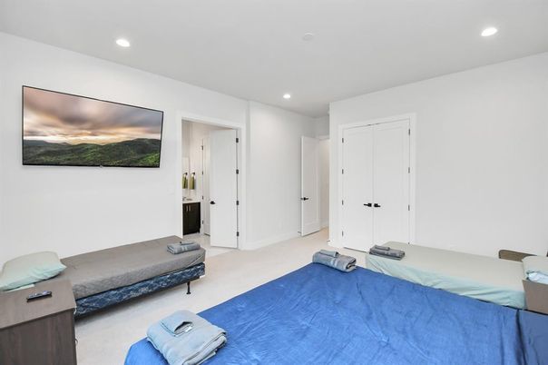 Bedroom, Interior, Recessed Lighting