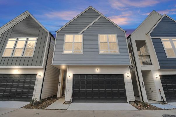 Attached, Exterior, Facade, Rowhouse