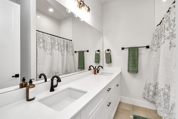 Bathroom, Dual Sink Vanities, Interior, Recessed Lighting