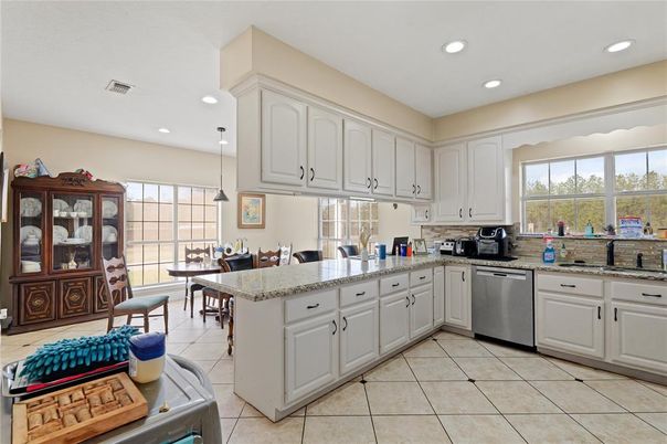 Dining room, Interior, Kitchen, Pendant Lights, Recessed Lighting, Stainless Steel Appliances