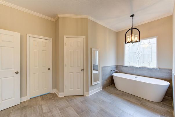 Bathroom, Free Standing Baths, Interior, Pendant Lights, Wood Texture Flooring