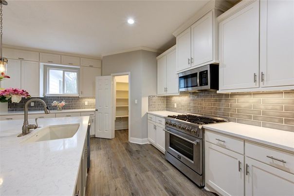 Interior, Kitchen, Pendant Lights, Recessed Lighting, Wood Texture Flooring