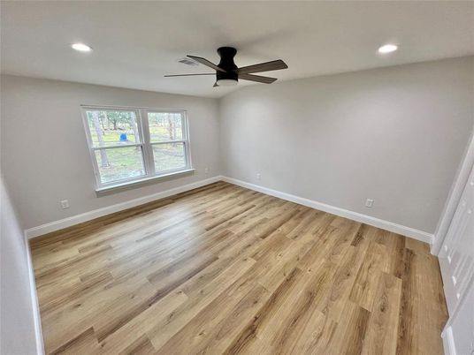 Empty room, Interior, Recessed Lighting, Wood Texture Flooring