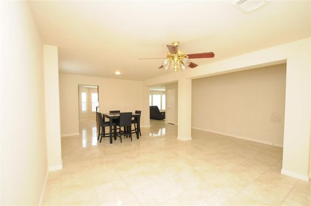 Dining room, Interior, Recessed Lighting
