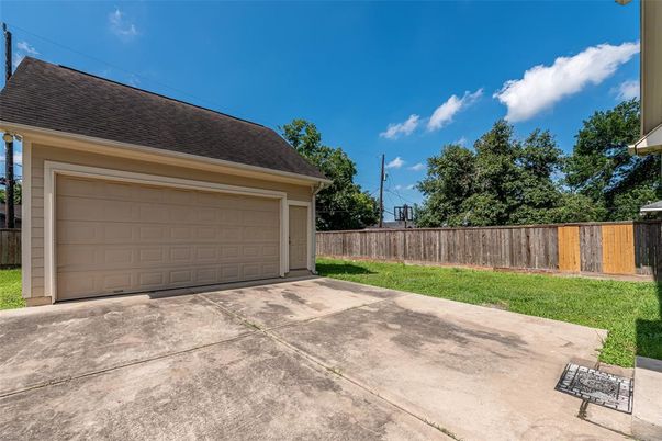 Backyard, Detached Garage, Exterior