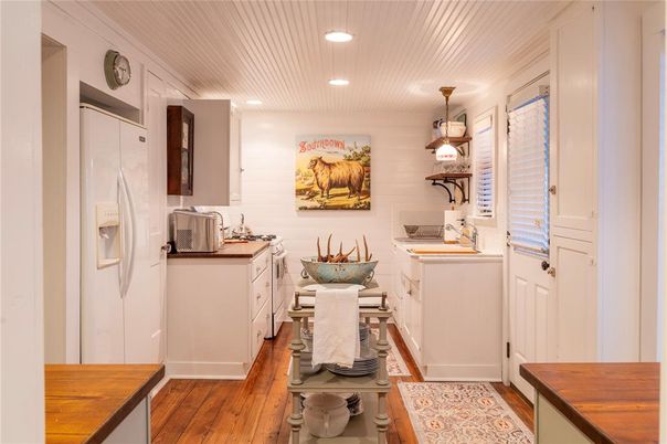 Interior, Kitchen, Pendant Lights, Recessed Lighting, Wood Texture Flooring