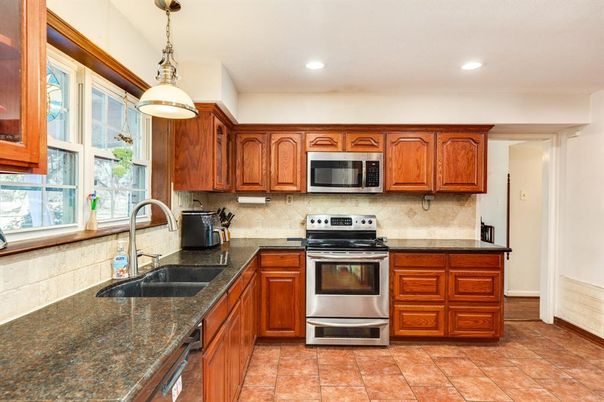 Interior, Kitchen, Pendant Lights, Recessed Lighting, Stainless Steel Appliances