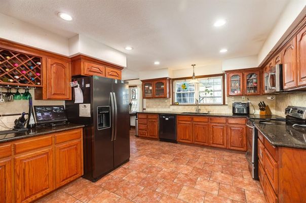 Interior, Kitchen, Pendant Lights, Recessed Lighting, Stainless Steel Appliances
