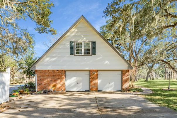 Attached, Exterior, Facade, Brick Facade, A Frame