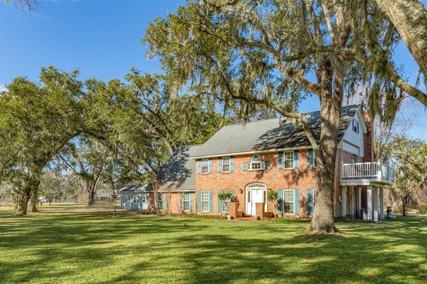 Backyard, Exterior, Facade, Brick Facade, Georgian