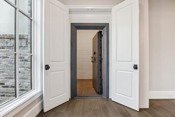 Elevator, Interior, Wood Texture Flooring