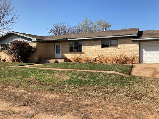 Attached, Exterior, Facade, Brick Facade, Ranch