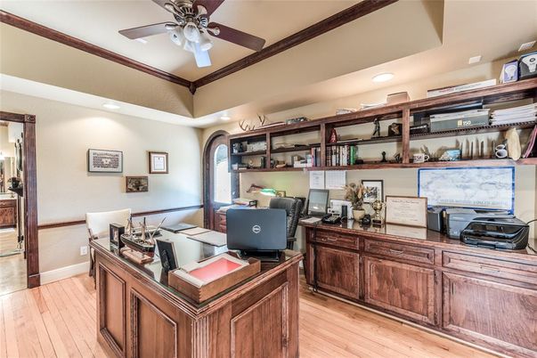 Home Office, Interior, Recessed Lighting, Wood Texture Flooring