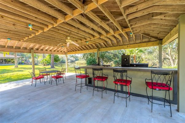 Exterior, Wooden Beams