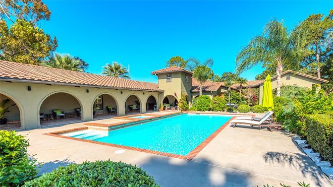 Exterior, Pool