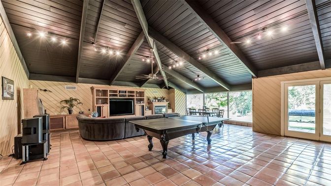 Billiard Table, Game Room, Interior, Living room, Wooden Ceilings, Wooden Walls