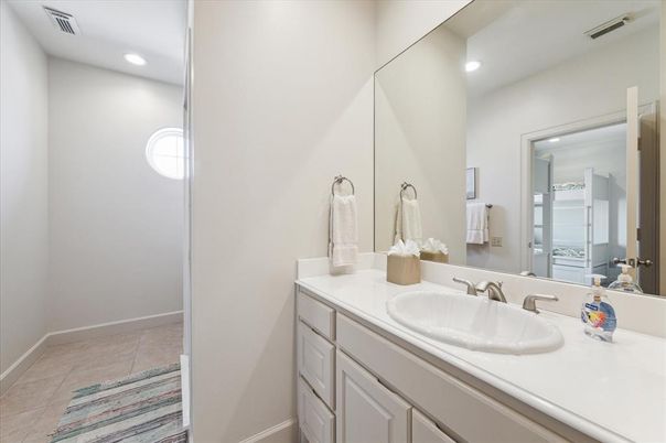 Bathroom, Interior, Recessed Lighting