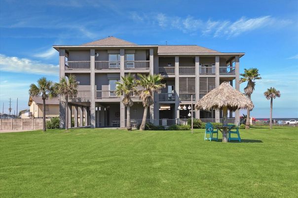 Backyard, Exterior, Facade, Condo Building
