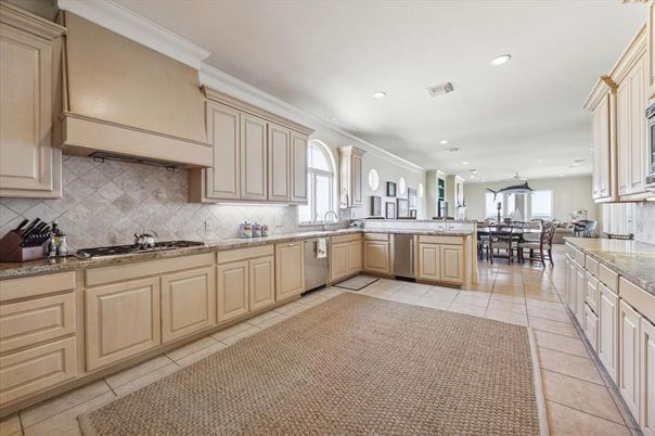 Dining room, Interior, Kitchen, Recessed Lighting, Stainless Steel Appliances