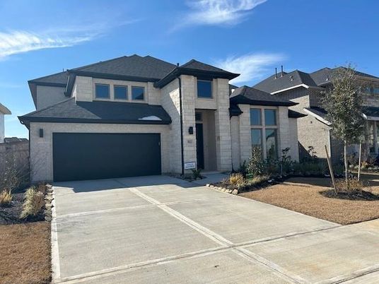 Attached, Exterior, Facade, Modern