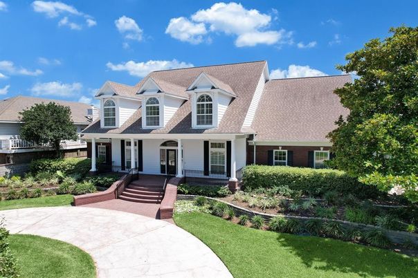 Exterior, Facade, Cape Cod