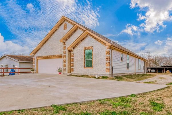 Backyard, Detached Garage, Exterior