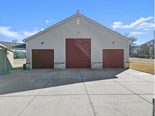 Detached Garage, Exterior