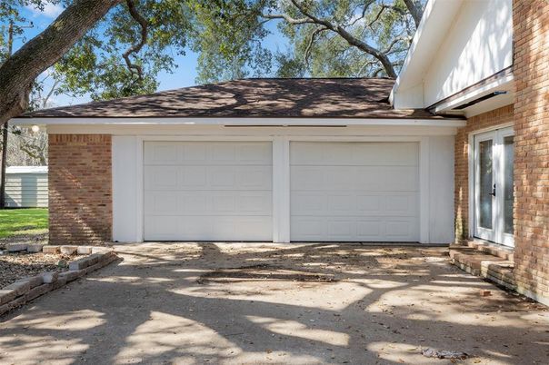 Detached Garage, Exterior