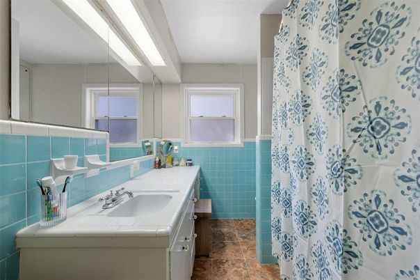 Bathroom, Interior, Tile Countertops