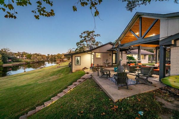 Backyard, Exterior, Lake
